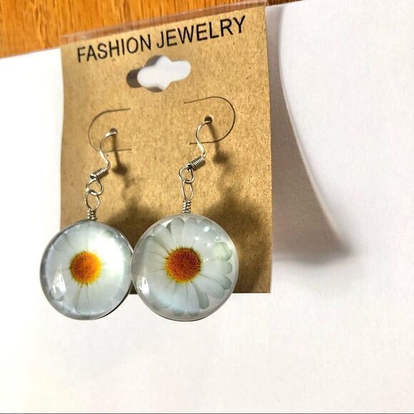 Fashion Jewelry White and Orange Earrings for Stylish Occasions - Picture 3 of 6